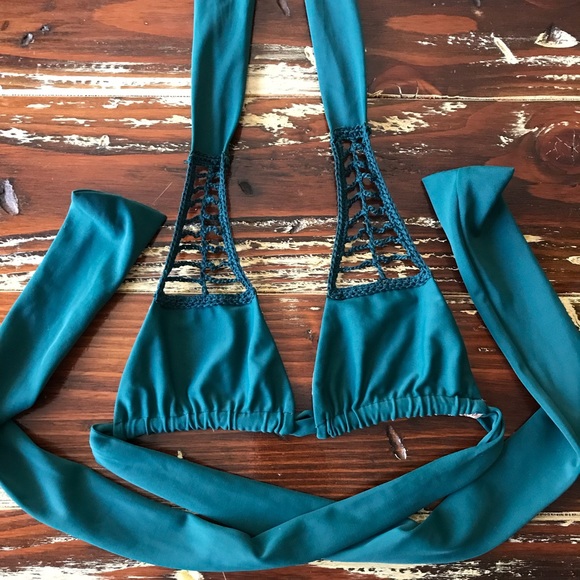 Acacia bikini set, NWOT, perfect condition - Picture 1 of 2
